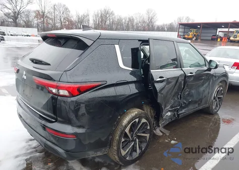2022 Mitsubishi Outlander Es 2.5 S-Awc z USA, uszkodzony, nr VIN JA4J4TA83NZ082642